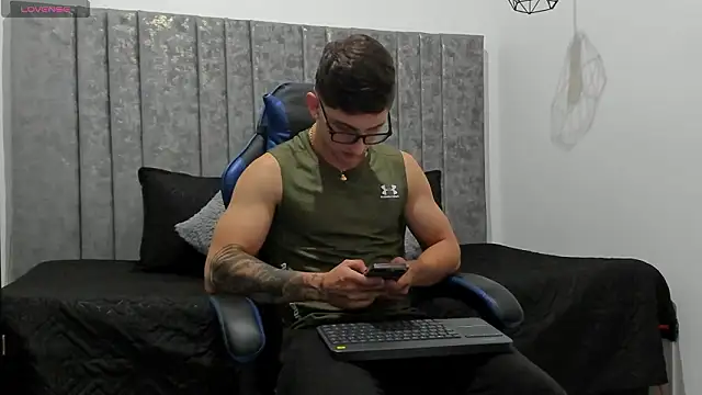 Calvin Hunter online show from 03-19-26, 01:20