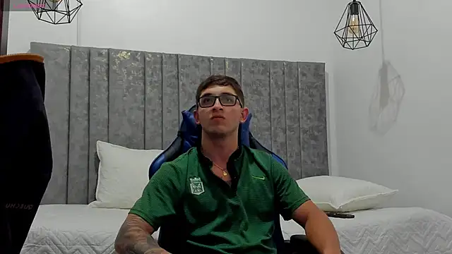 Calvin Hunter online show from 03-26-26, 01:01