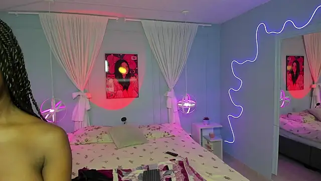 naomi campell online show from 02-10-26, 07:18