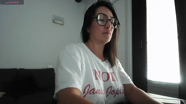 Snapshot of Yulian_Milf chatting on 07-17-26, 10:33 Yulian Milf online show from 07-17-26, 10:33