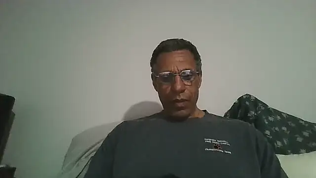 Snapshot of swimmer2496 chatting on 05-11-26, 01:33 swimmer2496 online show from 05-11-26, 01:33