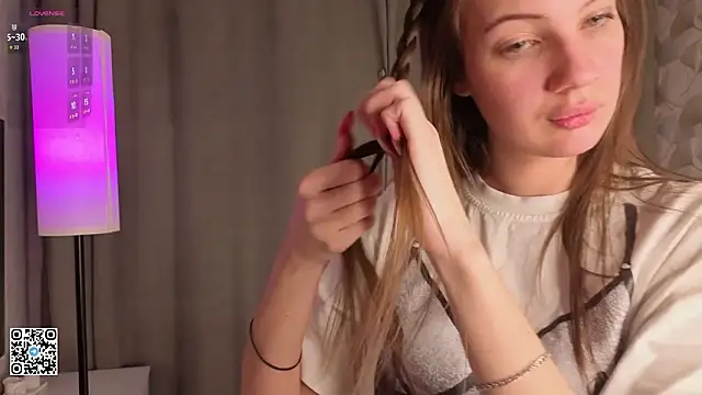 ShaeHeeter online show from 02-02-26, 04:11