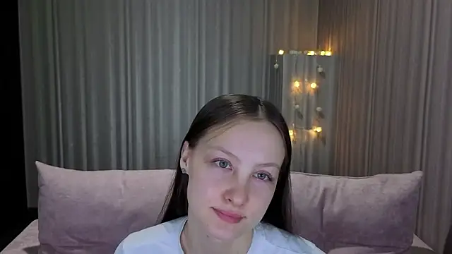 RoxyRay  online show from 01-18-26, 02:15