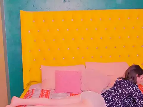 Izzymonroey online show from 01-18-26, 01:04