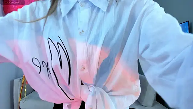 TreasaCrebs online show from 02-10-26, 07:07