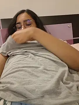 scarlett25   online show from 04-17-26, 04:26