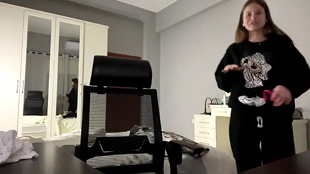 Iuckystar19 online show from 03-26-26, 05:40