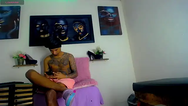 Tatoo Noah online show from 04-09-26, 01:05