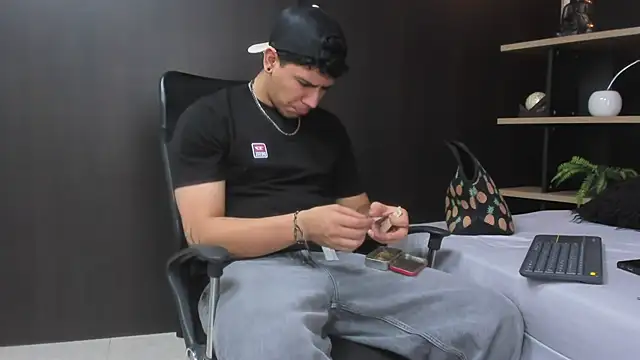 Tobias Vega online show from 02-24-26, 05:55