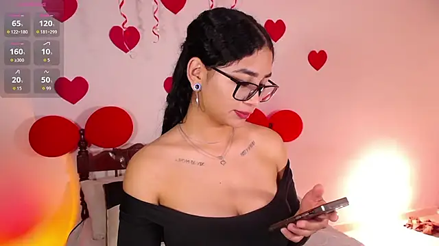 Snapshot of thalia_069 chatting on 03-08-26, 01:48 thalia 069 online show from 03-08-26, 01:48