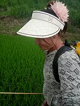 cutebobi online show from 04-21-26, 01:42