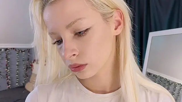 Naomi Demio online show from 07-09-26, 01:04