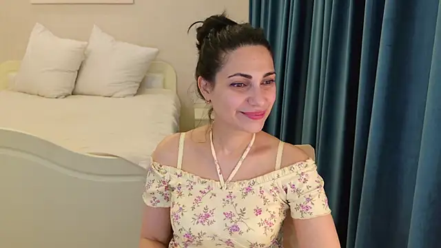 LovelyBeatrice online show from 07-28-26, 07:04