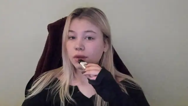 Lulu Di online show from 02-12-26, 11:22