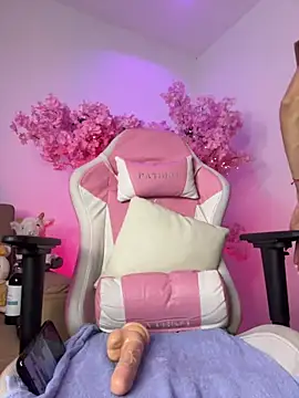 Doll Luna  online show from 02-10-26, 03:21