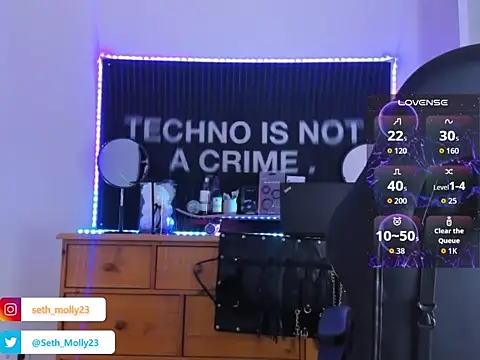 Snapshot of Seth_Molly chatting on 02-11-26, 02:11 Seth Molly online show from 02-11-26, 02:11
