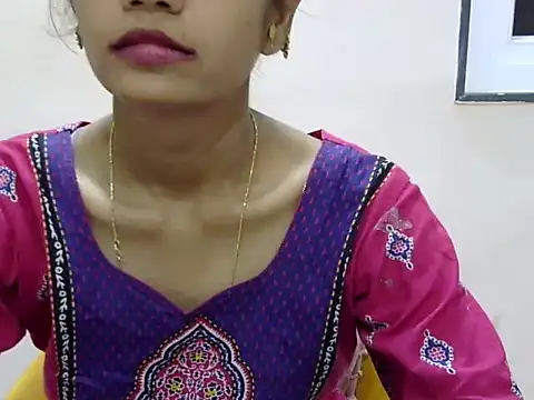 Kulsum S online show from 05-15-26, 01:18