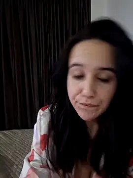 Snapshot of MavisReeve chatting on 02-15-26, 09:44 MavisReeve online show from 02-15-26, 09:44