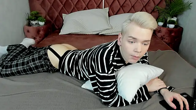 Je Salvatore online show from 03-05-26, 06:31