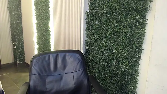 liliana pink online show from 04-08-26, 07:19