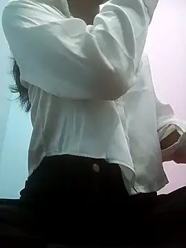 Snapshot of Noor-09- chatting on 02-12-26, 07:14 Noor-09- online show from 02-12-26, 07:14