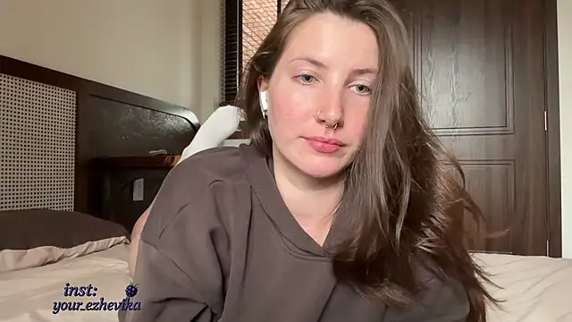 ItsEzheVika online show from 02-02-26, 08:02