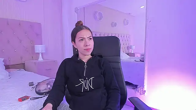 Snapshot of lizzyrossie chatting on 02-06-26, 02:09 lizzyrossie online show from 02-06-26, 02:09