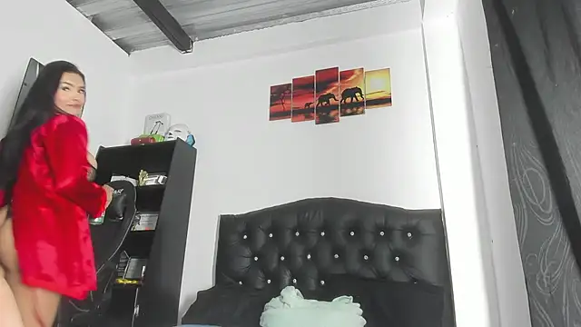 Snapshot of antonella__max chatting on 04-21-26, 02:15 antonella max online show from 04-21-26, 02:15