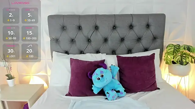 Snapshot of valeryn__rosse chatting on 06-07-26, 01:54 valeryn rosse online show from 06-07-26, 01:54