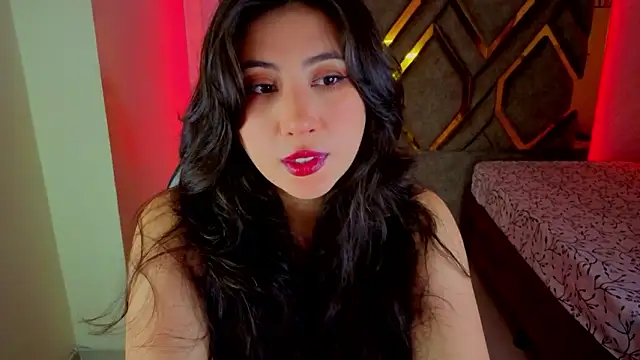 Luvienne online show from 02-24-26, 08:07