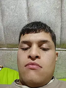 Snapshot of Andres_medi32 chatting on 02-14-26, 06:43 Andres medi32 online show from 02-14-26, 06:43