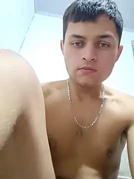Snapshot of Andres_medi32 chatting on 05-14-26, 04:19 Andres medi32 online show from 05-14-26, 04:19