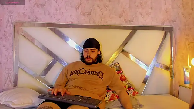 Benny and Mark online show from 02-06-26, 03:55