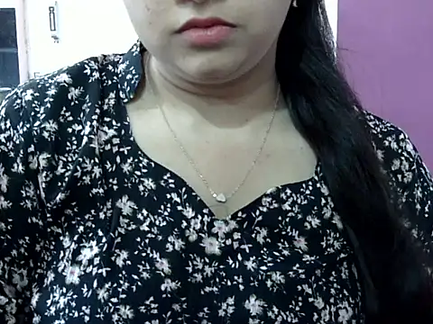 Cute Aliyaa online show from 04-16-26, 11:44