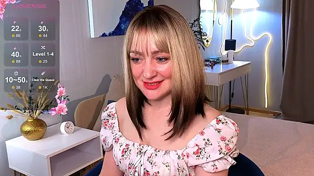 Snapshot of Oliiviaa_ chatting on 02-18-26, 08:21 Oliiviaa online show from 02-18-26, 08:21