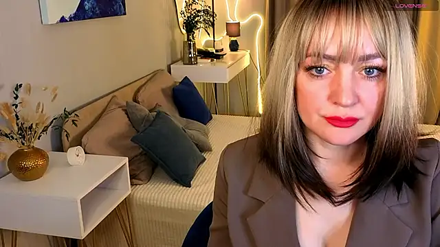 Snapshot of Oliiviaa_ chatting on 02-24-26, 08:12 Oliiviaa online show from 02-24-26, 08:12