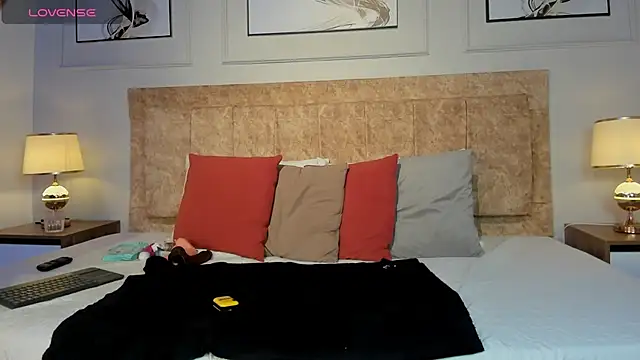 Snapshot of hanna_daze chatting on 02-16-26, 12:23 hanna daze online show from 02-16-26, 12:23