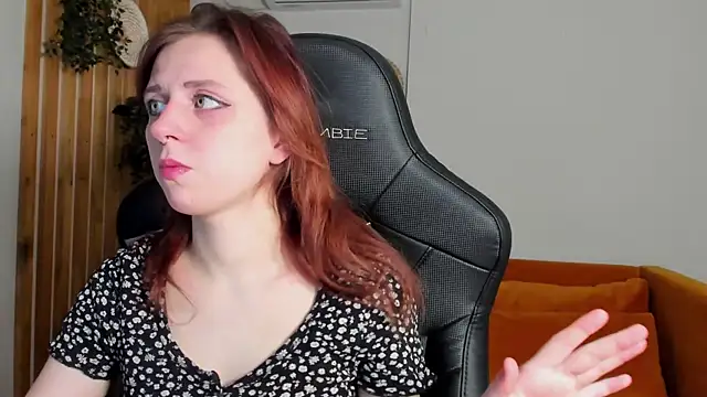 Snapshot of FreyaVey chatting on 02-06-26, 05:23 FreyaVey online show from 02-06-26, 05:23