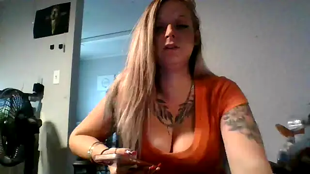 Gypsymomma17 online show from 06-11-26, 08:51