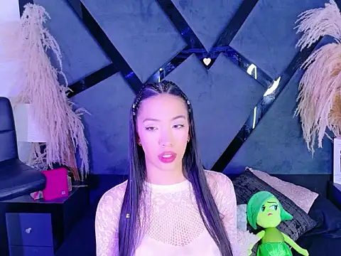 KylieWhitee online show from 03-20-26, 04:45