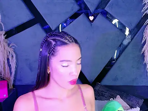 KylieWhitee online show from 03-24-26, 04:39