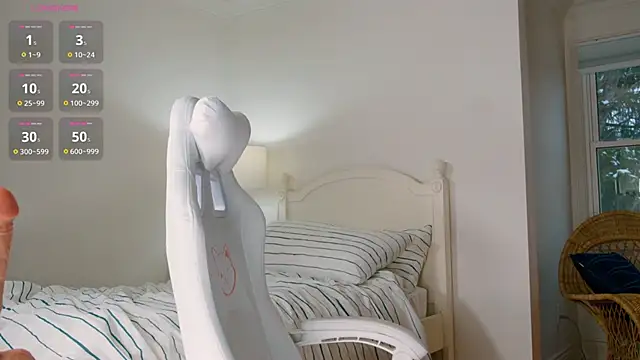 Snapshot of naughtytilly chatting on 01-12-25, 09:40 naughtytilly online show from 01-12-25, 09:40