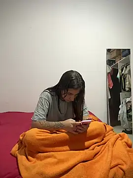 Jh0nZer0 online show from 06-18-26, 03:51
