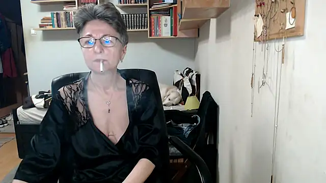 Snapshot of katemodel chatting on 10-21-25, 07:20 katemodel online show from 10-21-25, 07:20