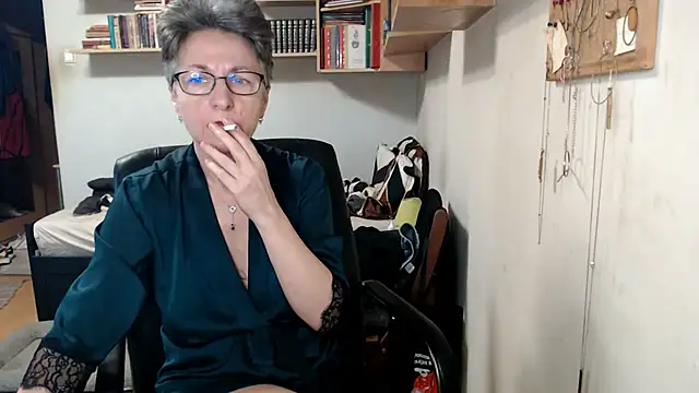 katemodel online show from 10-24-25, 06:43