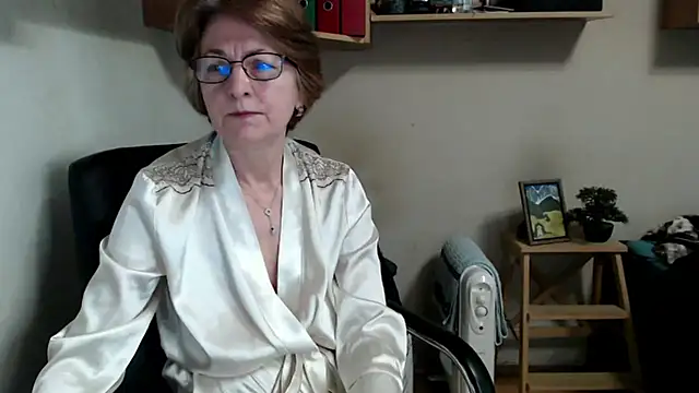 katemodel online show from 03-26-26, 07:47