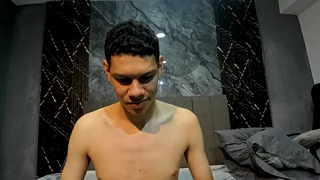 Snapshot of milo_cruz_ chatting on 06-25-26, 05:12 milo cruz online show from 06-25-26, 05:12