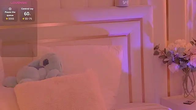 MollyHilton online show from 02-18-26, 07:43