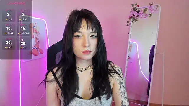 AliceeinWonderlanddd online show from 06-09-26, 02:34