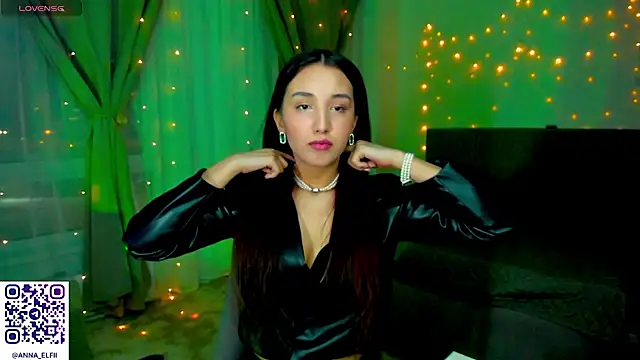 Anna Elfii online show from 02-18-26, 06:04